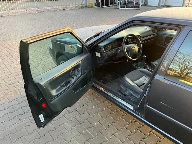 Volvo v70 personenauto - afbeelding 2 van  27