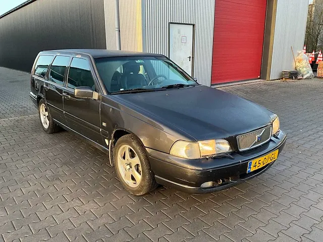 Volvo v70 personenauto - afbeelding 12 van  27