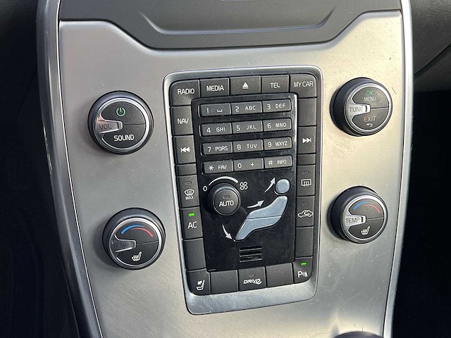 Volvo v70 t4 limited edition 1.6 2011 | 71-sjz-7 i - afbeelding 15 van  36