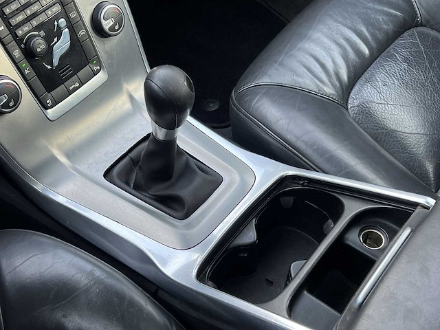 Volvo v70 t4 limited edition 1.6 2011 | 71-sjz-7 i - afbeelding 17 van  36