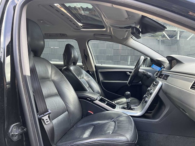 Volvo v70 t4 limited edition 1.6 2011 | 71-sjz-7 i - afbeelding 26 van  36