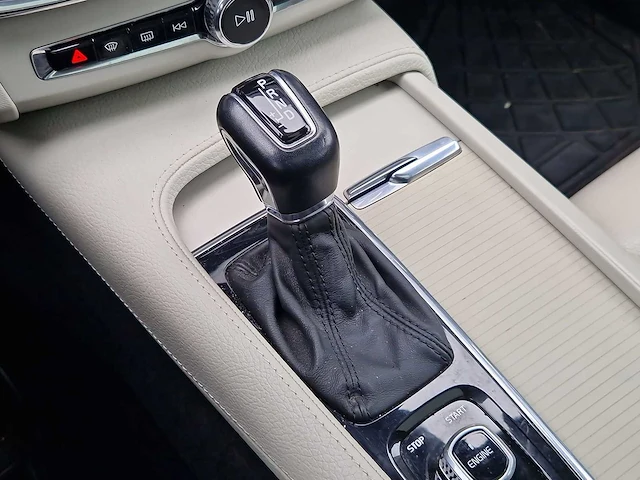 Volvo v90 2.0 d4 momentum 2017 | nt-860-r - afbeelding 17 van  34