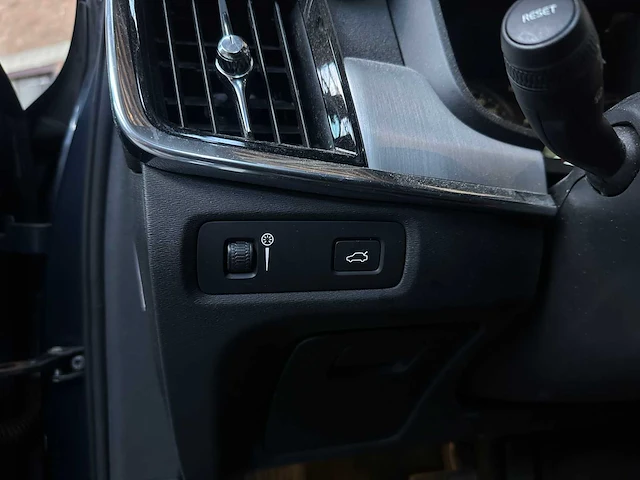 Volvo v90 2.0 t4 momentum pro 190pk 2019, xx-067-j - afbeelding 16 van  47