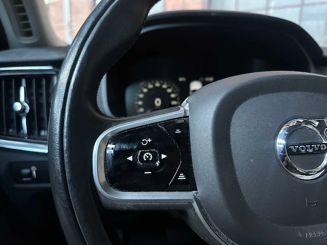 Volvo v90 2.0 t4 momentum pro 190pk 2019, xx-067-j - afbeelding 17 van  47