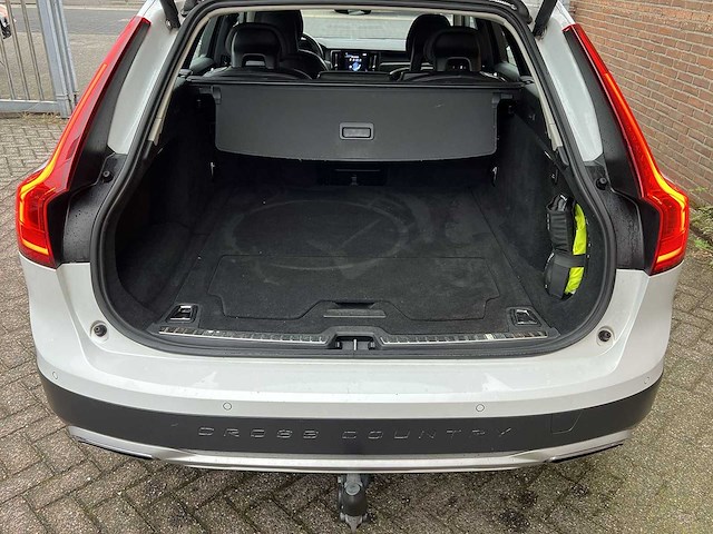 Volvo v90 cross country 2.0 d4 pro 2017 | pr-260-j - afbeelding 19 van  36