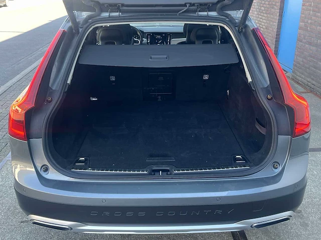 Volvo v90 cross country 2.0 d5 car 2017 | pb-710-h - afbeelding 26 van  37
