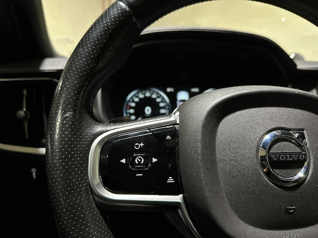 Volvo v90 cross country 2.0 t5 254pk awd geartronic pro 2017, pl-534-n - afbeelding 14 van  54