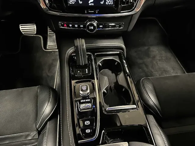 Volvo v90 r-design 2.0 t8 awd inscription my-2020 303pk 2019, s-429-lt - afbeelding 29 van  67