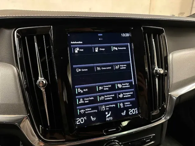 Volvo v90 r-design 2.0 t8 awd inscription my-2020 303pk 2019, s-429-lt - afbeelding 32 van  67