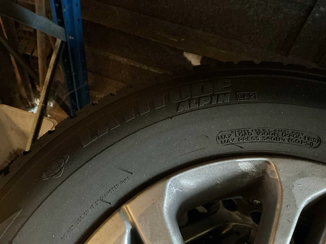 Volvo winterband op velg (4x) - afbeelding 6 van  6