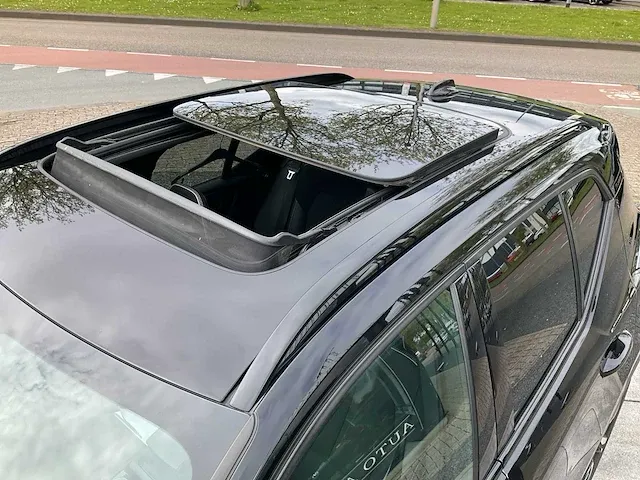 Volvo xc40 1.5 t3 pro panoramadak achteruitrijcamera harman/kardon elektrische kofferbak stoelverwarming, t-060-bn - afbeelding 2 van  32