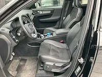 Volvo xc40 1.5 t3 pro panoramadak achteruitrijcamera harman/kardon elektrische kofferbak stoelverwarming, t-060-bn - afbeelding 4 van  32