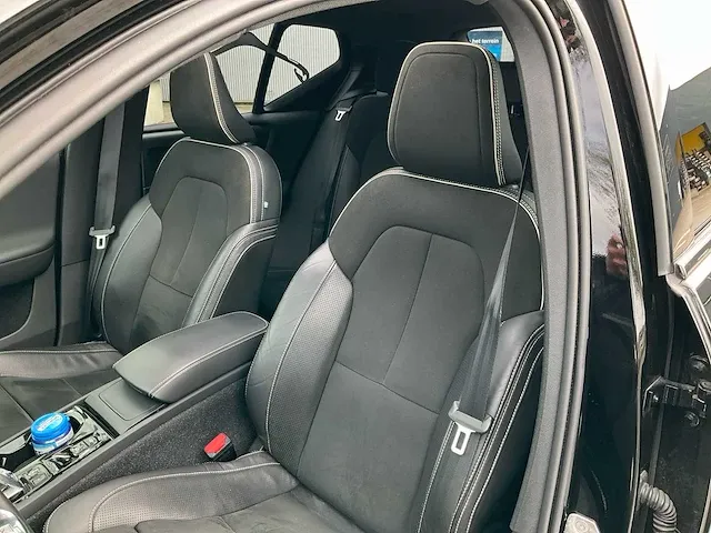 Volvo xc40 1.5 t3 pro panoramadak achteruitrijcamera harman/kardon elektrische kofferbak stoelverwarming, t-060-bn - afbeelding 5 van  32
