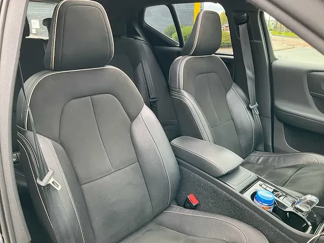 Volvo xc40 1.5 t3 pro panoramadak achteruitrijcamera harman/kardon elektrische kofferbak stoelverwarming, t-060-bn - afbeelding 6 van  32
