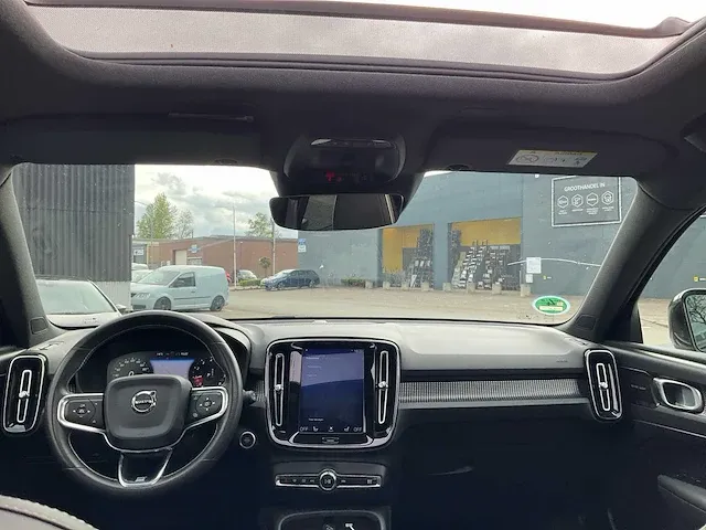 Volvo xc40 1.5 t3 pro panoramadak achteruitrijcamera harman/kardon elektrische kofferbak stoelverwarming, t-060-bn - afbeelding 9 van  32