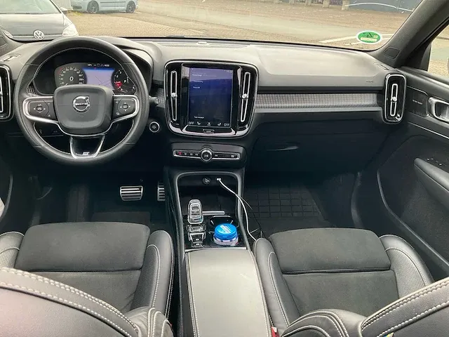 Volvo xc40 1.5 t3 pro panoramadak achteruitrijcamera harman/kardon elektrische kofferbak stoelverwarming, t-060-bn - afbeelding 10 van  32
