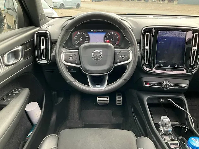 Volvo xc40 1.5 t3 pro panoramadak achteruitrijcamera harman/kardon elektrische kofferbak stoelverwarming, t-060-bn - afbeelding 11 van  32