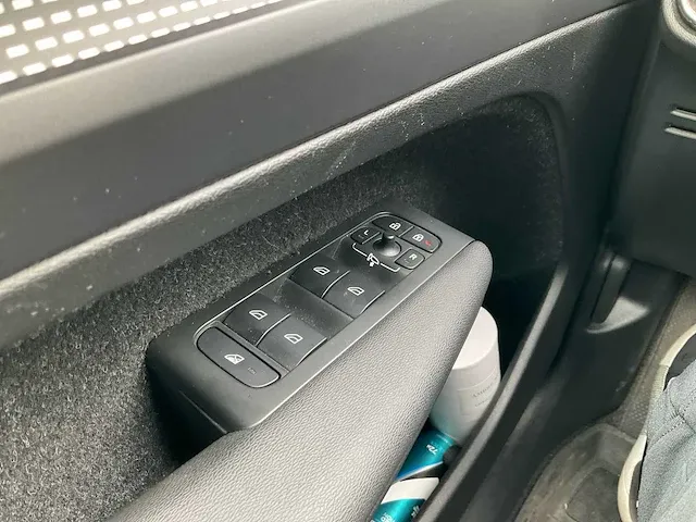Volvo xc40 1.5 t3 pro panoramadak achteruitrijcamera harman/kardon elektrische kofferbak stoelverwarming, t-060-bn - afbeelding 17 van  32