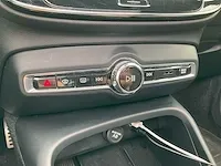 Volvo xc40 1.5 t3 pro panoramadak achteruitrijcamera harman/kardon elektrische kofferbak stoelverwarming, t-060-bn - afbeelding 24 van  32