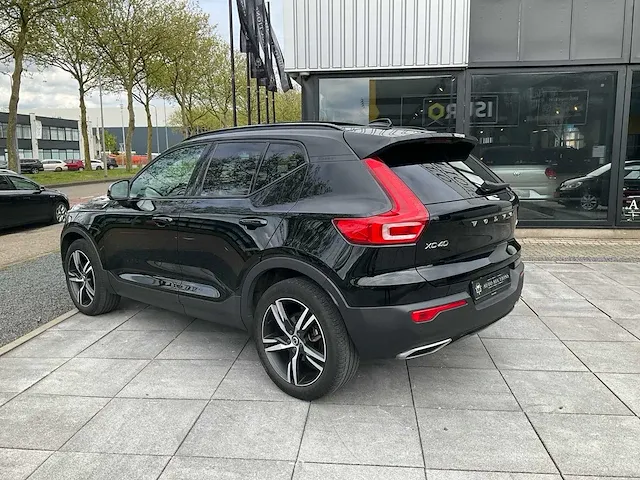 Volvo xc40 1.5 t3 pro panoramadak achteruitrijcamera harman/kardon elektrische kofferbak stoelverwarming, t-060-bn - afbeelding 23 van  32