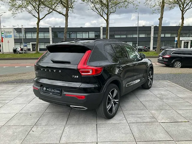 Volvo xc40 1.5 t3 pro panoramadak achteruitrijcamera harman/kardon elektrische kofferbak stoelverwarming, t-060-bn - afbeelding 28 van  32