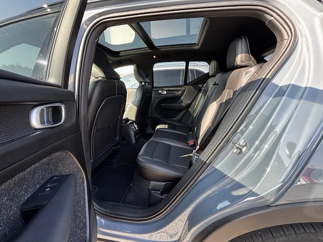 Volvo xc40 1.5 t5 plug-in hybrid r-design 180 at, 2020 - afbeelding 17 van  28