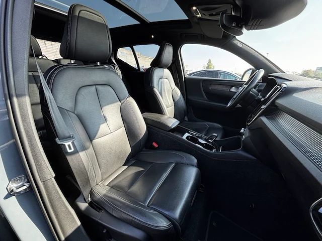 Volvo xc40 1.5 t5 plug-in hybrid r-design 180 at, 2020 - afbeelding 22 van  28