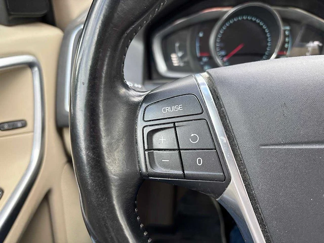 Volvo xc60 - 2.0 d4 fwd summum automaat; 3-tzx-49 - afbeelding 9 van  22