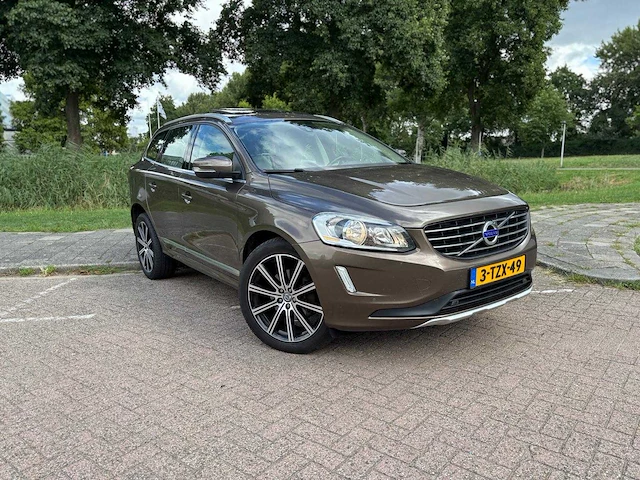 Volvo xc60 - 2.0 d4 fwd summum automaat; 3-tzx-49 - afbeelding 17 van  22