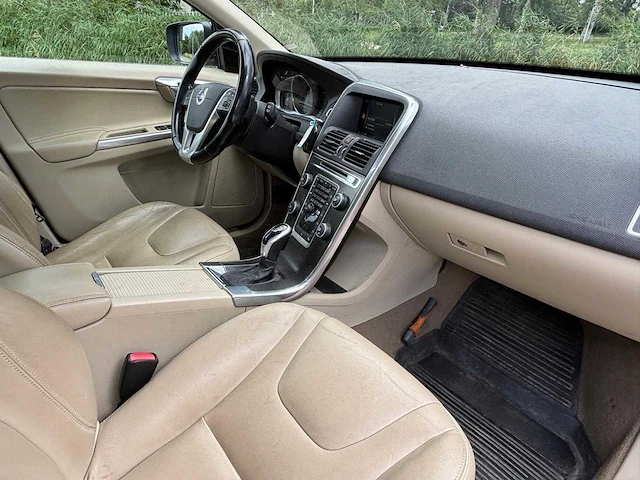 Volvo xc60 - 2.0 d4 fwd summum automaat; 3-tzx-49 - afbeelding 21 van  22
