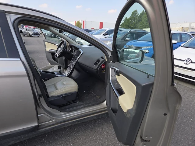 Volvo xc60 2.0 d drive momentum start/stop, 2012 - afbeelding 16 van  49