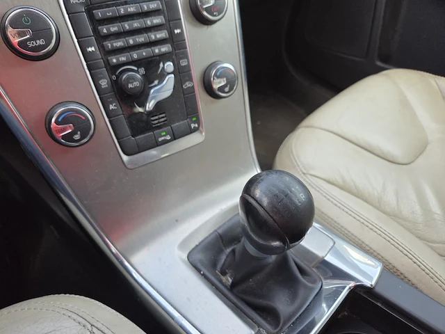Volvo xc60 2.0 d drive momentum start/stop, 2012 - afbeelding 24 van  49