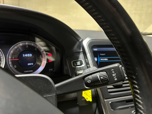 Volvo xc60 2.0 d4 5-cilinder momentum 163pk 2012, kt-999-x - afbeelding 18 van  43