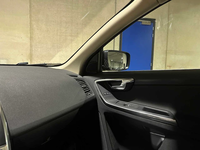 Volvo xc60 2.0 d4 5-cilinder momentum 163pk 2012, kt-999-x - afbeelding 24 van  43