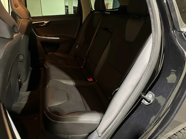Volvo xc60 2.0 d4 5-cilinder momentum 163pk 2012, kt-999-x - afbeelding 28 van  43