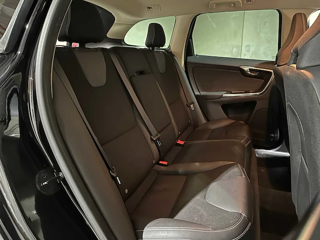 Volvo xc60 2.0 d4 5-cilinder momentum 163pk 2012, kt-999-x - afbeelding 32 van  43