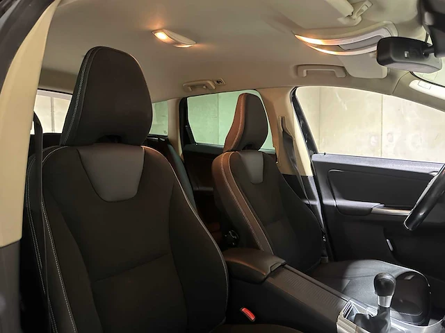 Volvo xc60 2.0 d4 5-cilinder momentum 163pk 2012, kt-999-x - afbeelding 36 van  43