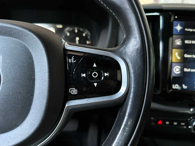 Volvo xc60 2.0 d4 awd inscription 190pk 2018 (origineel-nl), rv-770-d - afbeelding 29 van  65