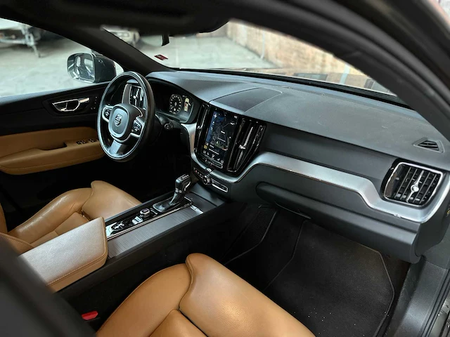 Volvo xc60 2.0 d4 awd inscription 190pk 2018 (origineel-nl), rv-770-d - afbeelding 49 van  65