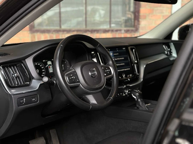 Volvo xc60 2.0 d4 awd momentum 190pk 2017, p-666-db - afbeelding 11 van  54