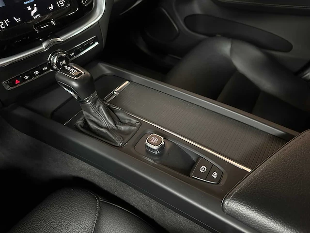 Volvo xc60 2.0 d4 awd momentum 190pk 2017, p-666-db - afbeelding 20 van  54