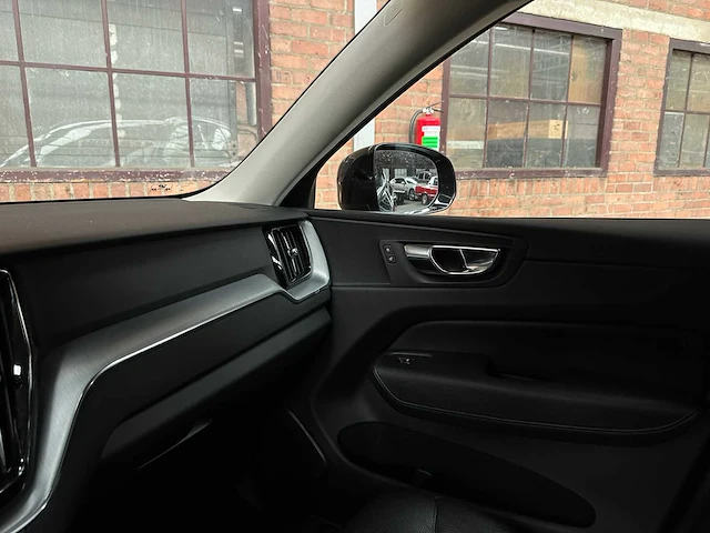 Volvo xc60 2.0 d4 awd momentum 190pk 2017, p-666-db - afbeelding 22 van  54