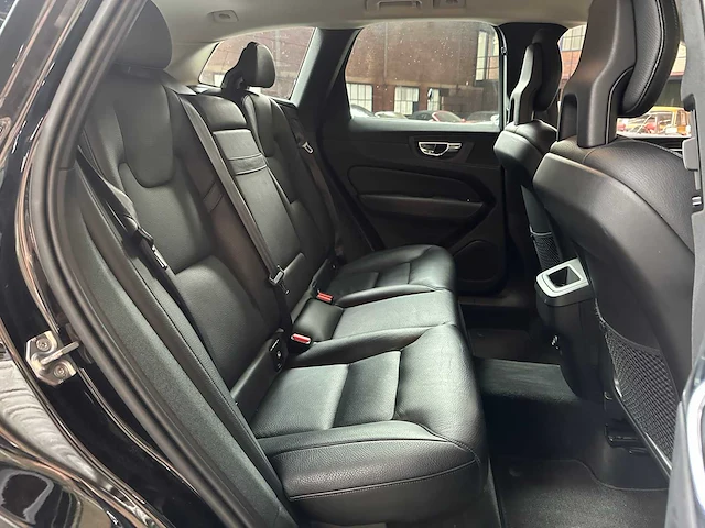 Volvo xc60 2.0 d4 awd momentum 190pk 2017, p-666-db - afbeelding 31 van  54