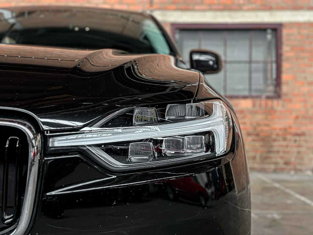 Volvo xc60 2.0 d4 awd momentum 190pk 2017, p-666-db - afbeelding 52 van  54