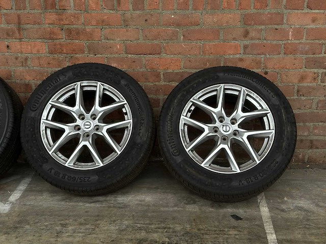 Volvo xc60 2.0 d4 awd momentum 190pk 2017, p-666-db - afbeelding 40 van  54