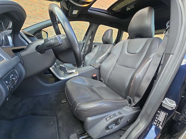 Volvo xc60 2.0 d4 fwd polar+ 2017 | rs-907-z - afbeelding 27 van  32