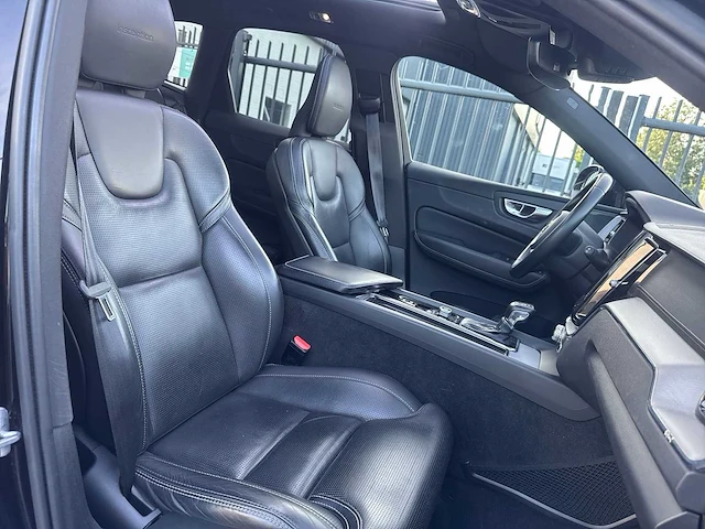 Volvo xc60 2.0 d5 awd inscription 2019 | j-128-tz - afbeelding 28 van  37