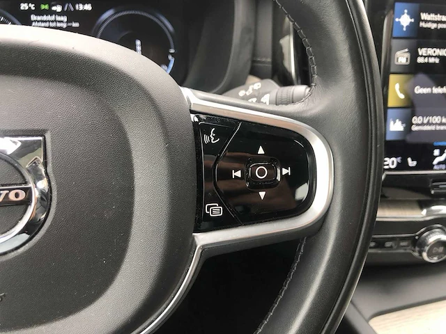 Volvo xc60 2.0 recharge t6 awd inscription | 00-23-19 - afbeelding 4 van  31