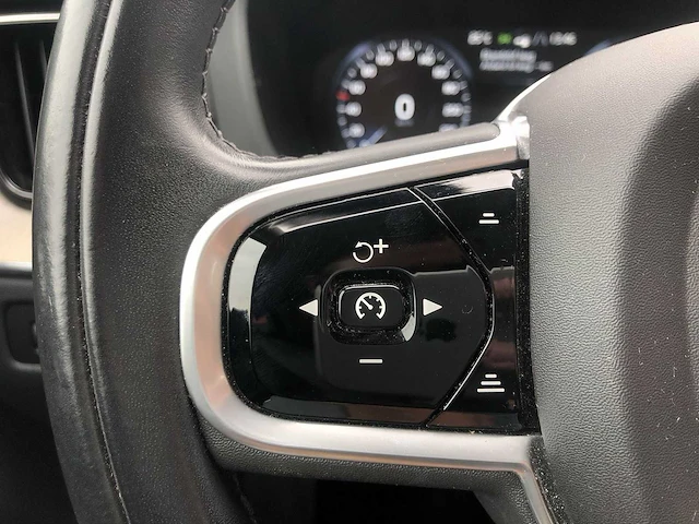 Volvo xc60 2.0 recharge t6 awd inscription | 00-23-19 - afbeelding 17 van  31