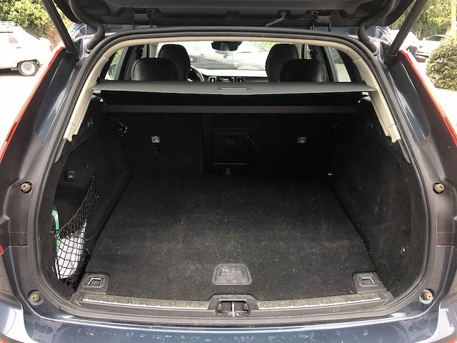 Volvo xc60 2.0 recharge t6 awd inscription | 00-23-19 - afbeelding 19 van  31